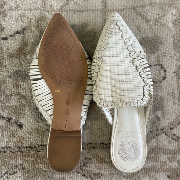 VINCE CAMUTO FLAT MULE SLIDES - SIZE 8.5 - Picture 3 of 6